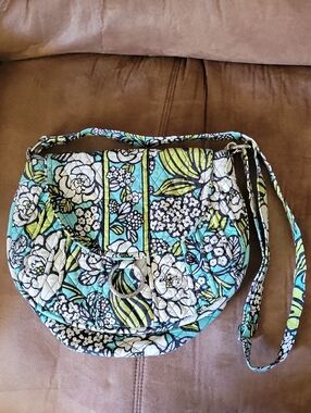 Retired Vera Bradley quilted crossbody shoulder bag